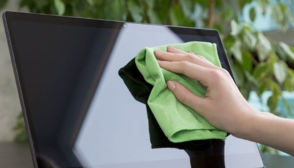 How to clean a computer screen