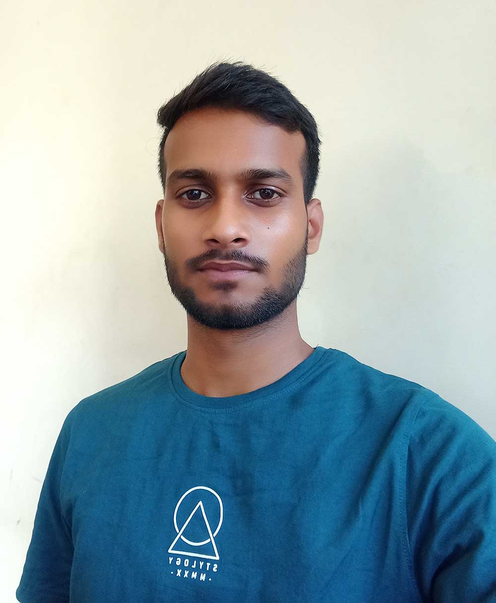 Ashok: Senior Editor of Digital Bachat